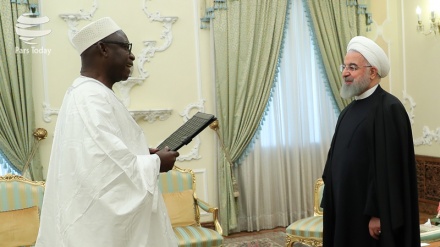 Rais Rouhani asisitiza kustawishwa uhusiano wa Iran na nchi za Kiafrika 