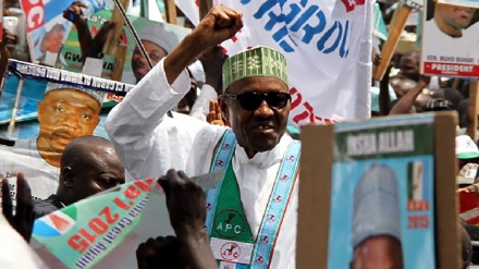 Nigerianos reeligen a Buhari como nuevo presidente 