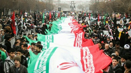 حضور میلیون ها ایرانی در راهپیمایی 22 بهمن 