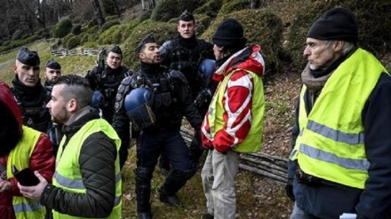 Francia: Gilet gialli, Consiglio dʼEuropa a Macron: basta armi 