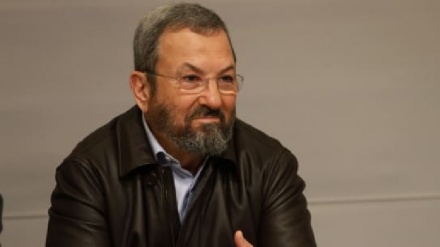 תלונה נגד אהוד ברק על שהזהיר מסגירת תיק 2000  