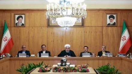Rouhani: Hatua ya Marekani ya kuzishinikiza Benki na mashirika yasishirikiane na Iran ni ya kigaidi