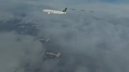戦闘機６機が、サウジ皇太子を乗せた特別機をエスコート　（動画）