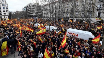 Right-wing Spaniards slam government talks with Catalan separatists