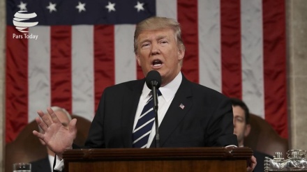 Трамп хуруҷи Амрикоро аз Паймони нерӯи ҳастаии миёнбурд эълом кард