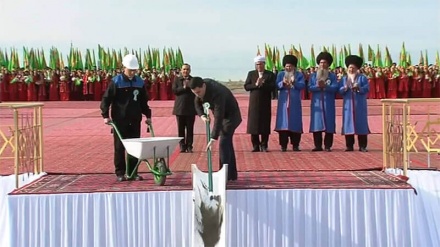 Türrkmenistanda Serdar Berdimuhamedow hususy telekeçilik desgalarynyň düýbüni tutdy