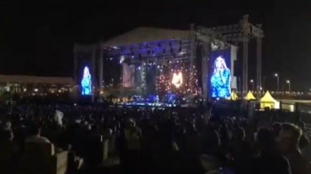 کنسرت یک خواننده زن آمریکایی در مکه مکرمه!