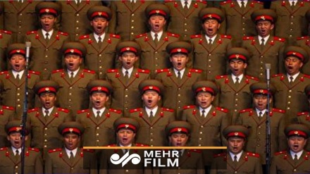 Шимолий Корея  армияси ҳарбий оркестри  томонидан форс тилида ижро этилган қўшиқ (видео)