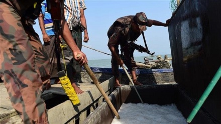 Bangladesh stops Rohingya refugees en route to Malaysia