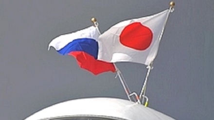 Giappone: premier Abe, continuare i colloqui sul trattato di pace con la Russia