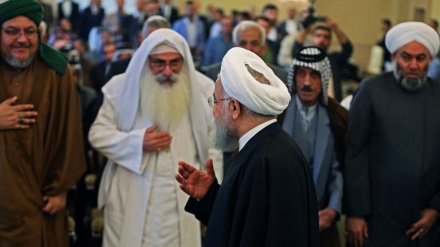 Pertemuan Presiden Iran dengan Pemimpin Suku di Irak