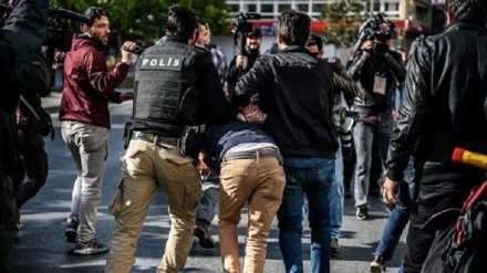 İstanbl'da 8 Mart Yürüyüşü'ne polis müdahalesi