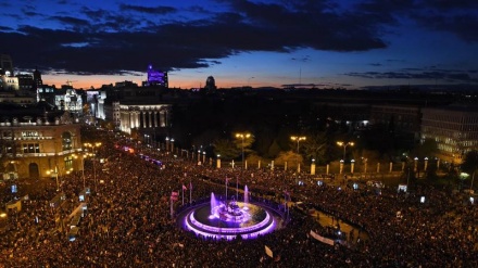 Miles de mujeres salen a las calles de España contra violencia de género
