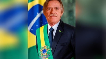 Bolsonaro amenaza con arrestar a autoproclamado 'presidente' de Brasil 