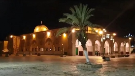 Fajar di Halaman Kompleks Masjid al-Aqsa