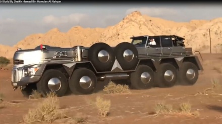 Араб шайхи учун танк ташувчидан улкан жип йиғиб берилди (видео)
