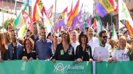 Miles de personas marchan en Sevilla por una Andalucía libre+fotos