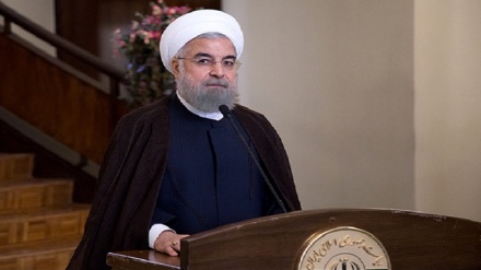 روحانی: توسعه ارتباطات ریلی با همسایگان نشانه ای از شکست سیاست تحریم ایران است