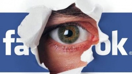 Корманди мустаъфии Фейсбук: Фейсбук иттилооти ғалат мунташир мекунад