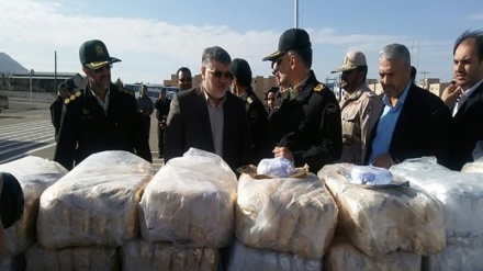 アフガン国境付近で、麻薬１トンが摘発