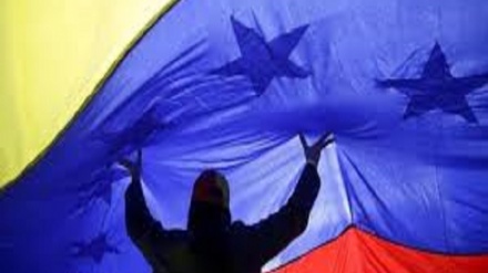 Partidarios y opositores de Maduro salen a las calles en Caracas