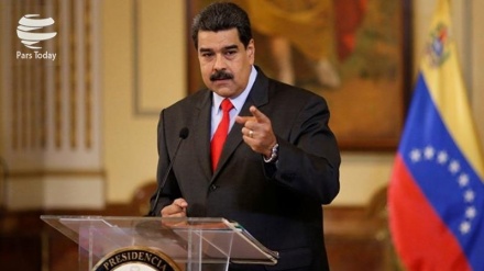 Maduro le pidió la renuncia a su gabinete