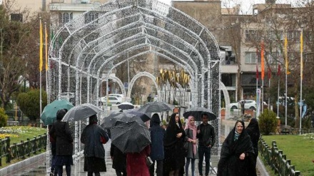 Téhéran, sous la pluie de printemps