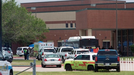 米各地で、５０件を超える銃撃事件が発生、１７人が死亡