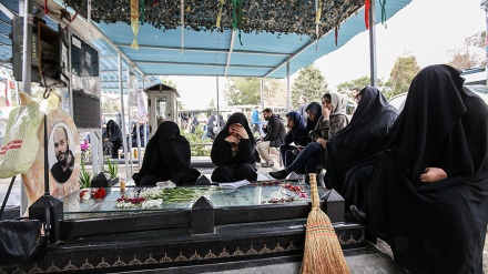 Ziarah Kubur di Kamis Terakhir 1397 Hs (1)