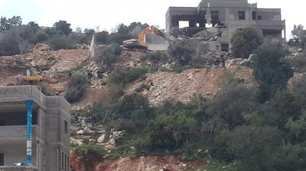 Dianggap Tidak Punya Izin, Ahmed Terpaksa Hancurkan Rumahnya