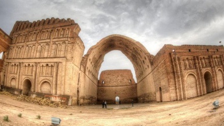 Taq Kasra Dulu Hingga Sekarang; Keajaiban Arsitektur Iran dalam Bahaya Kehancuran