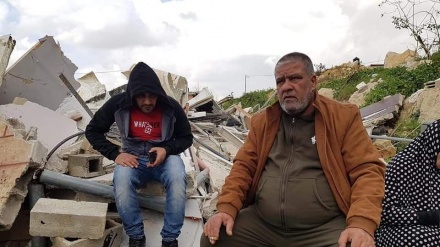 Otoritas Zionis Paksa Husam Hancurkan Rumahnya Sendiri