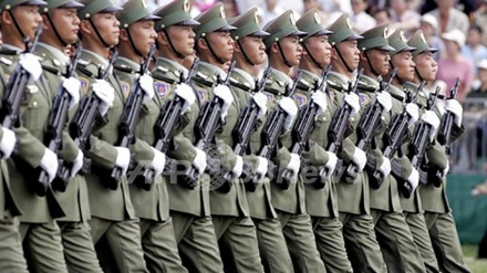 中国の防衛予算が7.5%増加（動画）