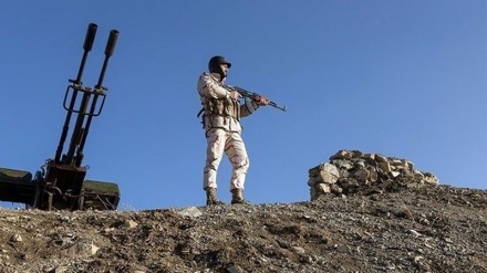 武装勢力によりイラン国境警備隊員が殉教