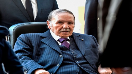 Waalgeria waandamana hadi hospitali alikolazwa Bouteflika nchini Uswisi