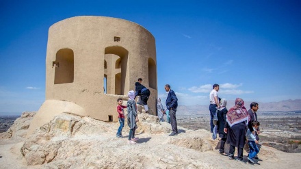 Faltorja e zjarrit të zoroastrizmit në Esfahan