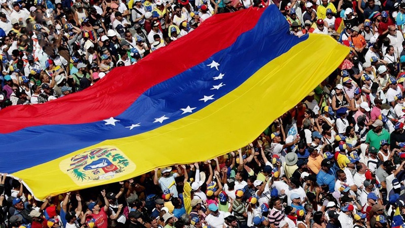 ベネズエラで、マドゥロ大統領を支持するの行進