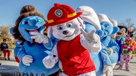 Un carnaval des poupées à Semnān