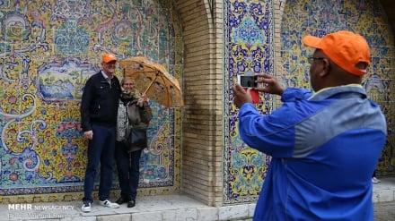 Vizitorët e Novruzin në pallatin Golestan të Teheranit