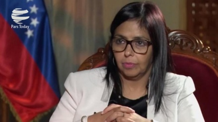 Vicepresidenta de Venezuela: Guaidó es un “delincuente” que roba el oro del país 