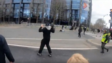 Police française: tous les coups sont permis