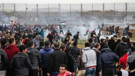 Fuerzas israelíes asesinan a 4 palestinos en masiva protesta en Gaza+videos