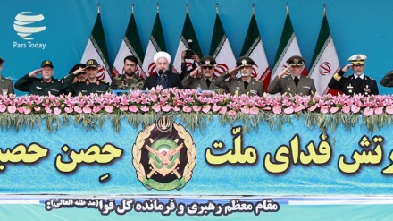 Iran, giornata esercito: Rohani, “grandi potenze non vogliono pace in Medioriente”