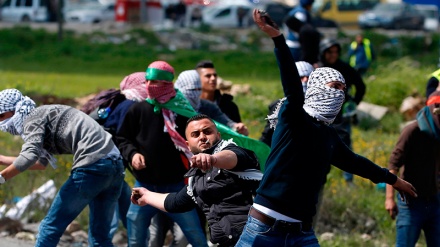 Forcat ushtarake sioniste përleshen me palestinezët