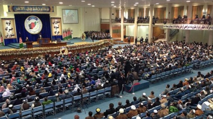 آغاز به کار لویه جرگه مشورتی صلح افغانستان  و تاکید اشرف غنی بر آمادگی مذاکره با طالبان 