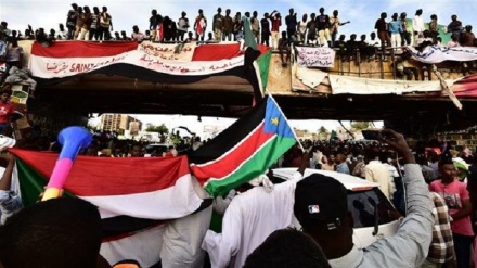Sudan’s ruling junta warns protesters against blocking roads