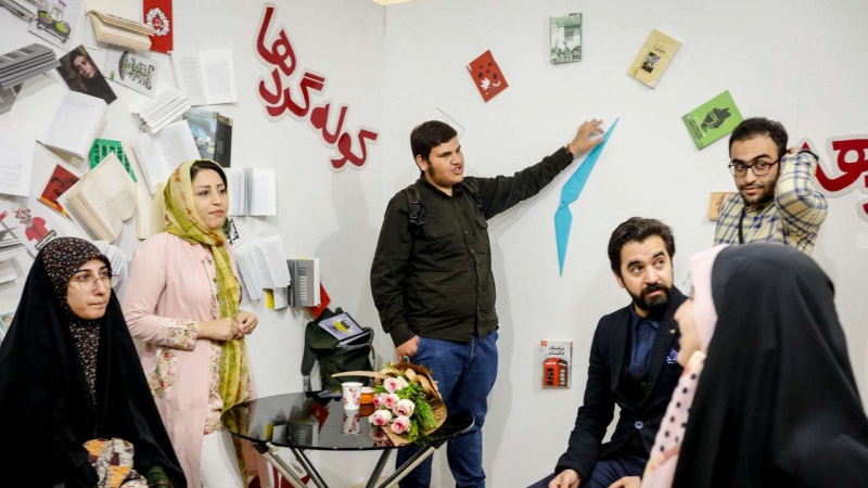 Suasana hari kedua Pameran Buku Internasional Tehran ke-32.