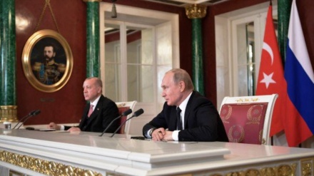 Putin: Rusya, Türkiye ve İran Suriye buhranını çözmek için çalışıyor