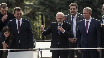 Kılıçdaroğlu, İmamoğlu ve Yavaş ile partililere seslendi