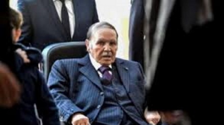 Algeria: militari, Bouteflika sia destituito subito